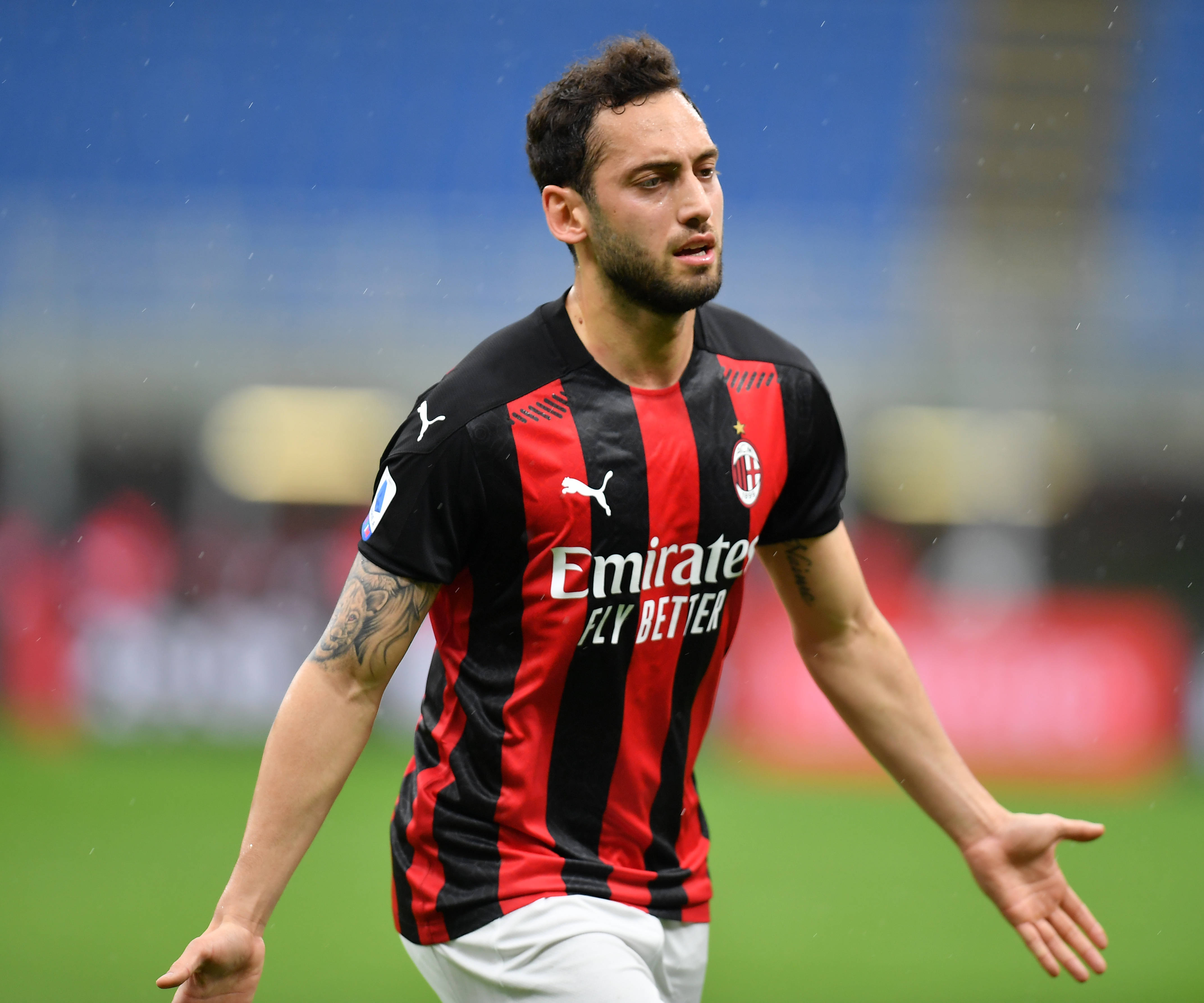 TIANBO体育-AC米兰客场战胜那不勒斯，豪取三分(ac米兰对那不勒斯视频)